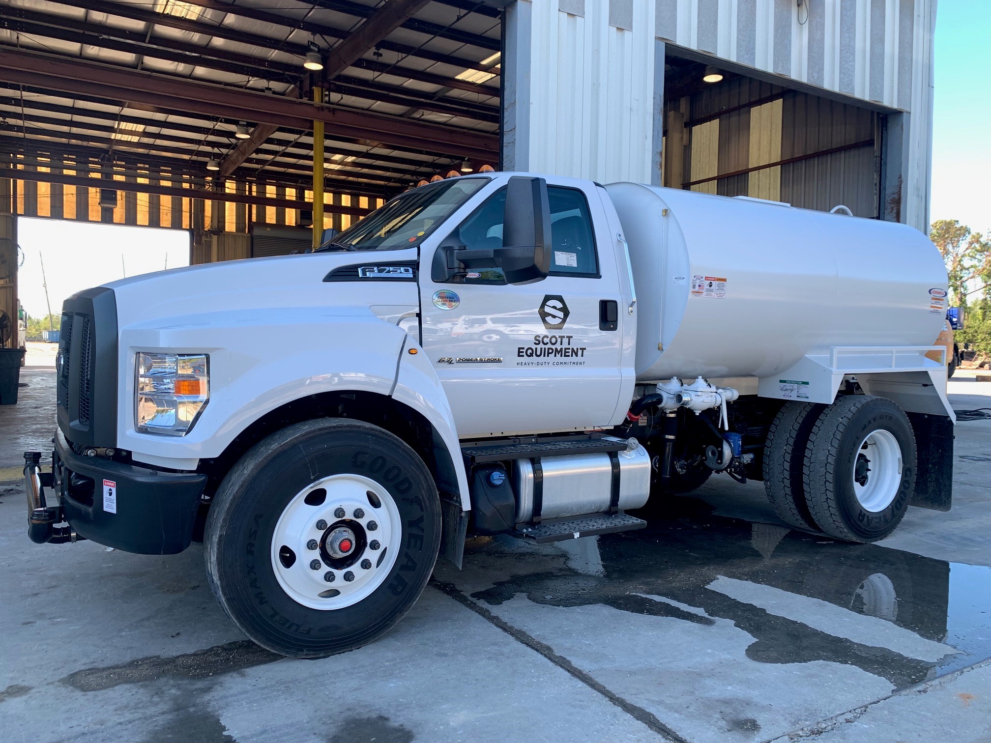 2000 Gallon Water Truck