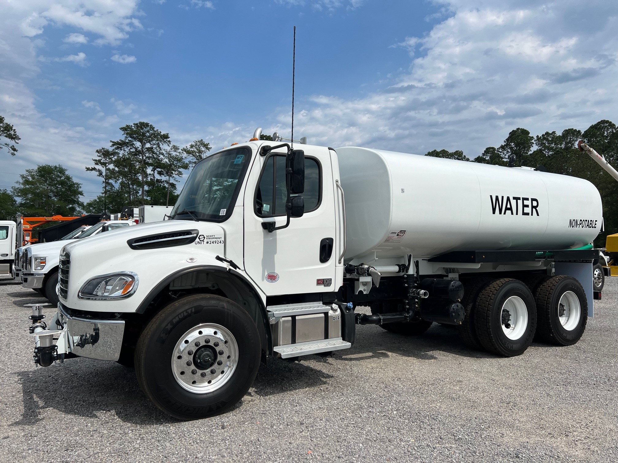 4000 Gallon Water Truck